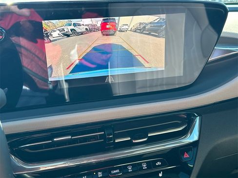 Used 2025 Buick Envista Avenir image 30