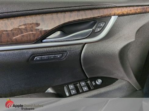 Used 2013 Cadillac XTS Premium AWD/4WD image 11