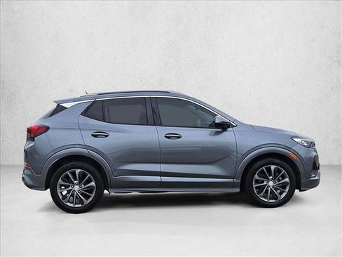 Used 2020 Buick Encore GX Essence w/ Advanced Technology Package FWD image 4