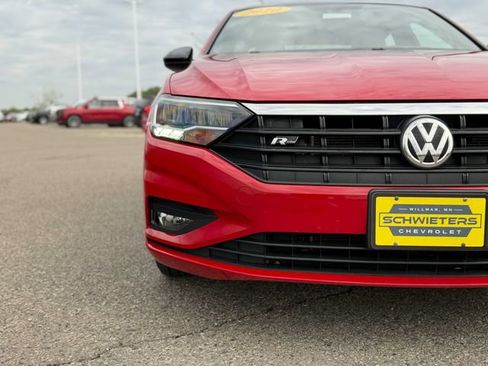 Used 2020 Volkswagen Jetta R-Line w/ R-Line Cold Weather Package FWD image 4