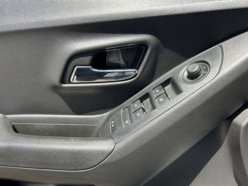 Used 2019 Chevrolet Trax LS w/ LPO, Protection Package FWD image 21