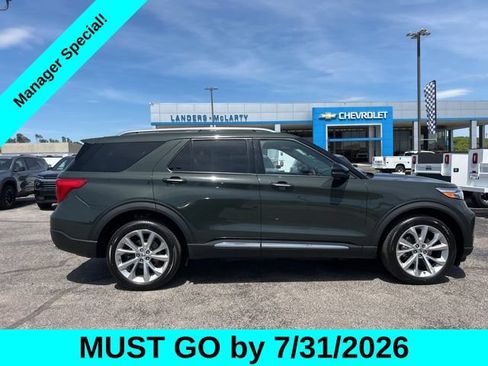 Used 2023 Ford Explorer Platinum w/ Technology Package AWD/4WD image 2