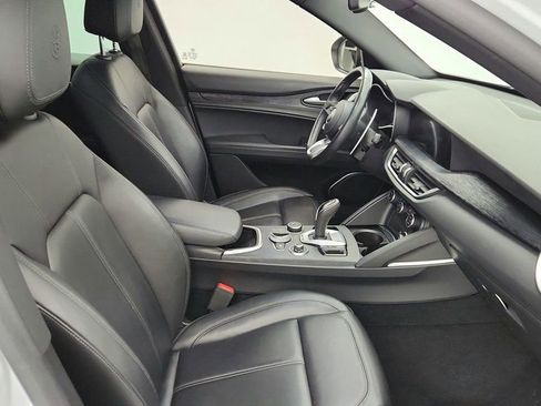Used 2022 Alfa Romeo Stelvio Sprint image 23