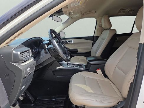 Used 2020 Ford Explorer XLT w/ Equipment Group 202A image 16