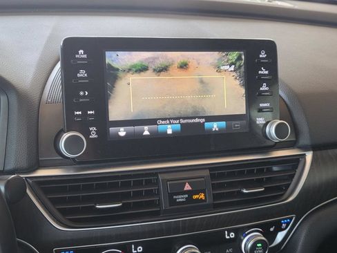 Used 2018 Honda Accord Touring image 16