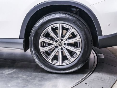 Certified 2025 Mercedes-Benz GLC 300 image 9