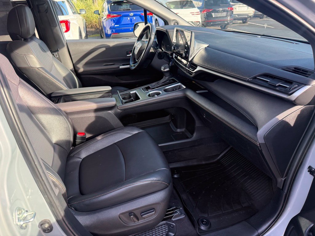 Certified 2023 Toyota Sienna XLE Woodland Edition AWD/4WD image 22