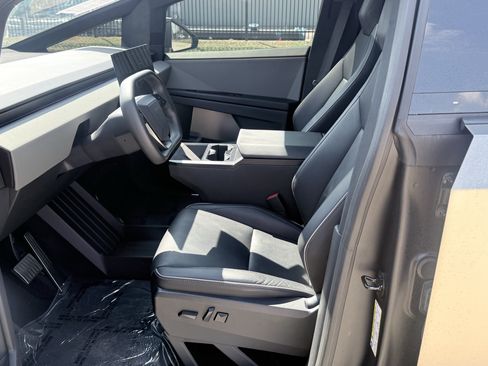 Used 2025 Tesla Cybertruck AWD Crew Cab image 25
