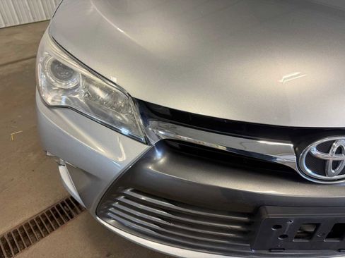 Used 2017 Toyota Camry LE image 4