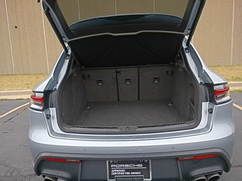 Certified 2022 Porsche Macan S AWD/4WD image 13