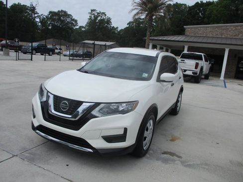 Used 2019 Nissan Rogue S image 27