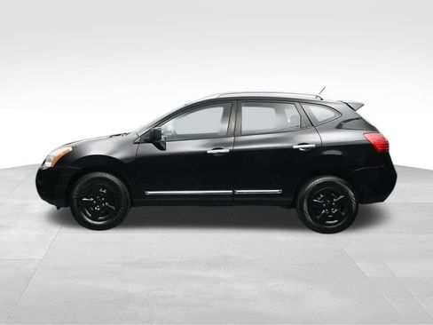 Used 2015 Nissan Rogue S w/ Convenience Package AWD/4WD image 2