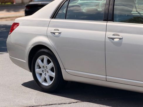 Used 2009 Toyota Avalon XL FWD image 9