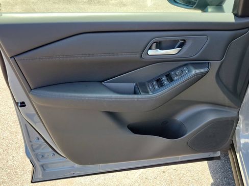 Used 2026 Nissan Rogue SV w/ SV Premium Package FWD image 16