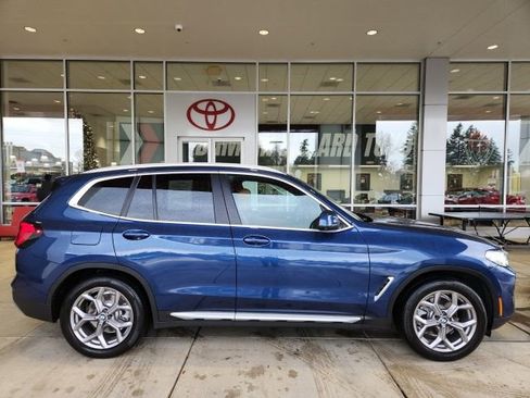 Used 2023 BMW X3 xDrive30i w/ Premium Package image 3