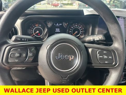 Used 2025 Jeep Wrangler Sport AWD/4WD image 15