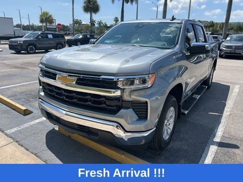 Used 2025 Chevrolet Silverado 1500 LT RWD image 2