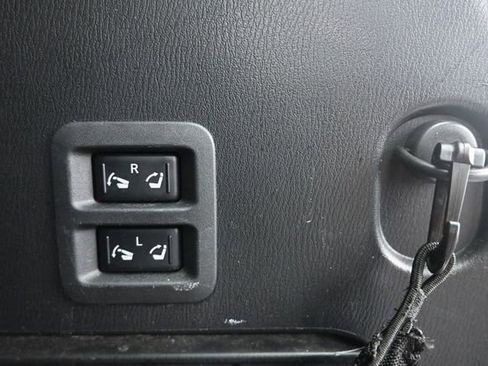 Used 2017 INFINITI QX80 Signature Edition RWD image 25