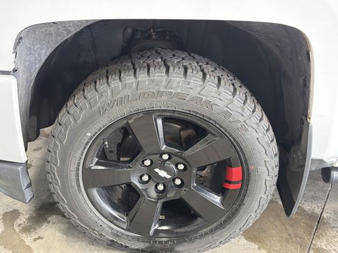 Used 2017 Chevrolet Silverado 1500 LTZ Z71 w/ Redline Edition image 9