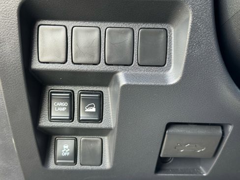 Used 2023 Nissan Frontier SV image 22