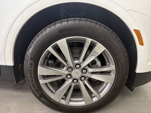 Used 2019 Cadillac XT5 Premium Luxury w/ Driver Assist Package image 12