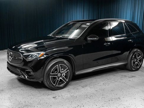 Certified 2025 Mercedes-Benz GLC 300 image 1