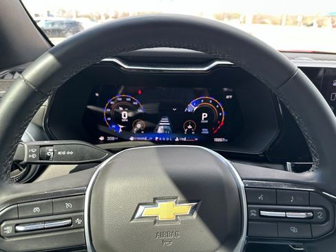 Used 2024 Chevrolet Colorado LT w/ LT Convenience Package II image 34