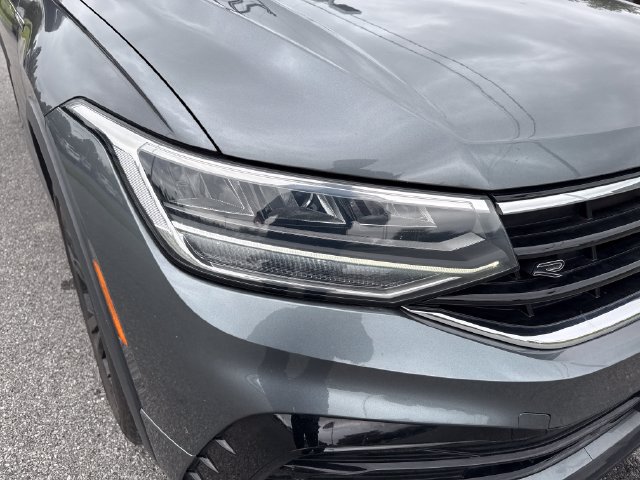 Certified 2024 Volkswagen Tiguan SE R-Line AWD/4WD image 12