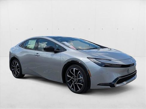 New 2026 Toyota Prius Plug-In Hybrid FWD image 6