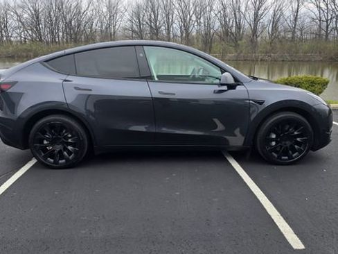 Used 2024 Tesla Model Y Long Range image 5