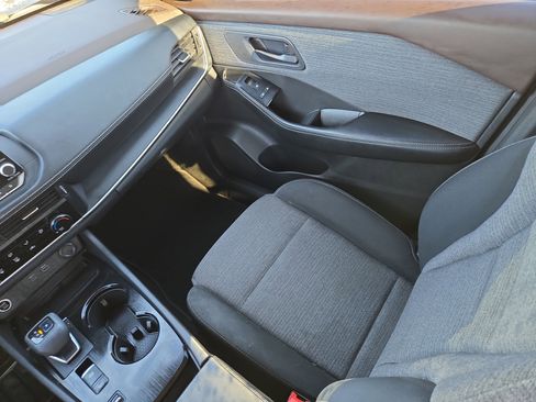 Used 2021 Nissan Rogue S image 15