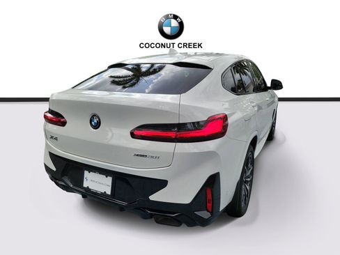 Certified 2025 BMW X4 xDrive30i w/ Premium Package AWD/4WD image 4