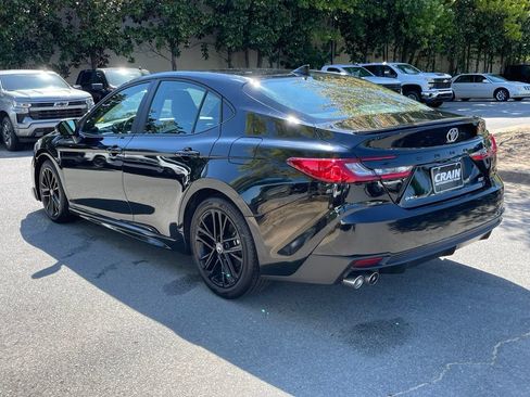 Used 2025 Toyota Camry SE FWD image 5