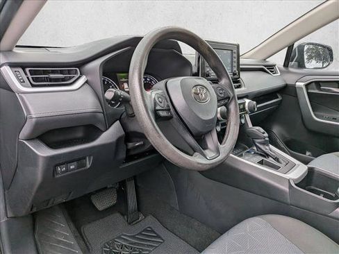 Used 2022 Toyota RAV4 XLE FWD image 10