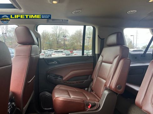 Used 2018 Chevrolet Suburban Premier image 22