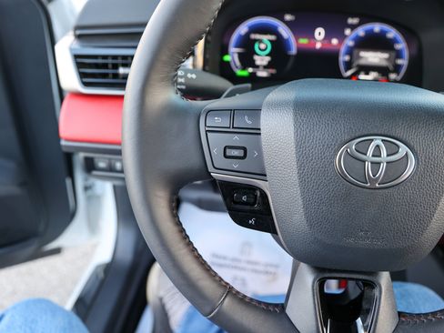 Used 2026 Toyota Camry XSE image 18