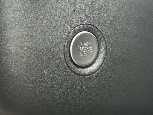 New 2025 Volkswagen ID.4 Pro S RWD image 23