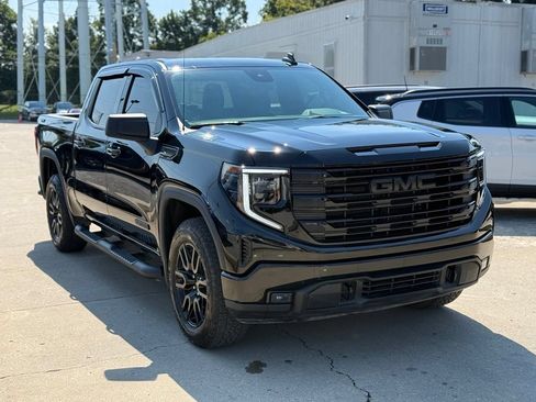 Used 2026 GMC Sierra 1500 Elevation w/ Elevation Select Package AWD/4WD image 4