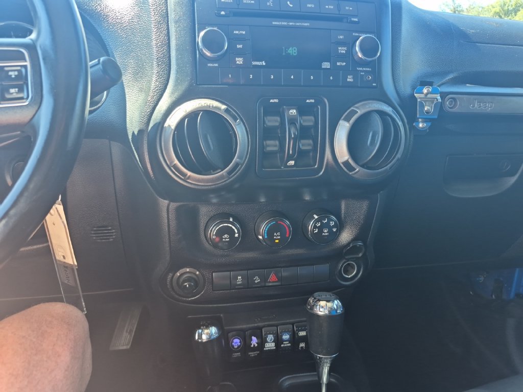 Used 2015 Jeep Wrangler Unlimited Sport AWD/4WD image 24
