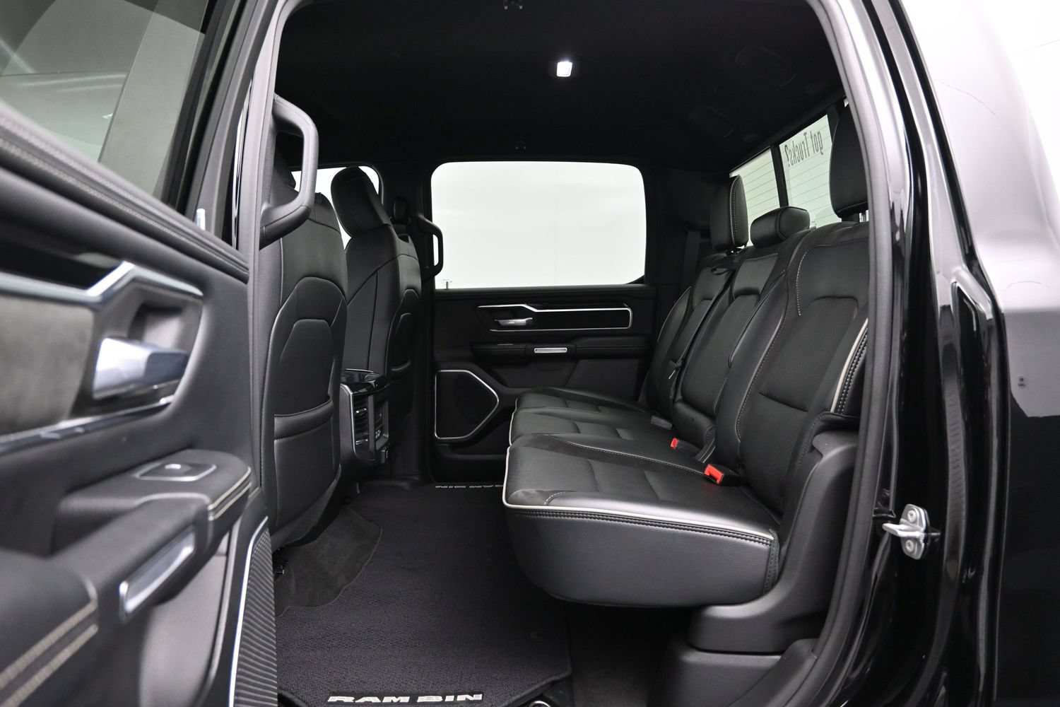 Used 2020 RAM 1500 Laramie w/ Sport Appearance Package AWD/4WD image 26
