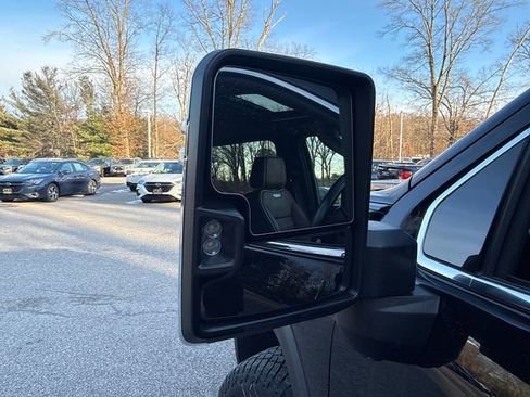 Used 2024 GMC Sierra 2500 Denali Ultimate image 7