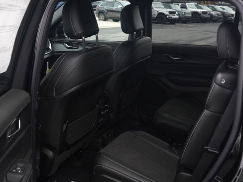 New 2025 Jeep Grand Cherokee L Altitude image 52