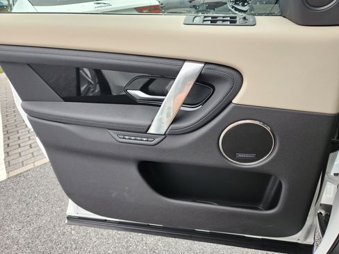 Certified 2025 Land Rover Discovery Sport S image 24