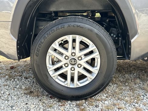 Used 2022 Toyota Tundra SR5 w/ Convenience Package image 17