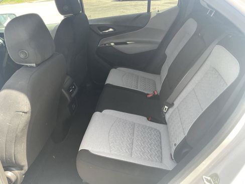 Used 2022 Chevrolet Equinox LS AWD/4WD image 11