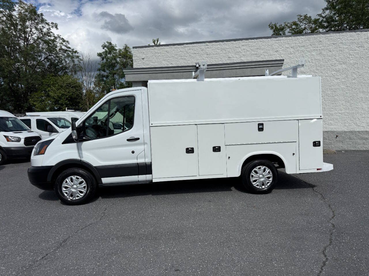 Used 2015 Ford Transit 250 138 w/ Interior Upgrade Package RWD image 9