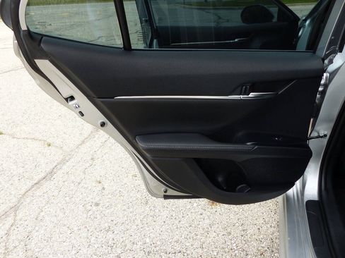 Used 2019 Toyota Camry XSE FWD image 37