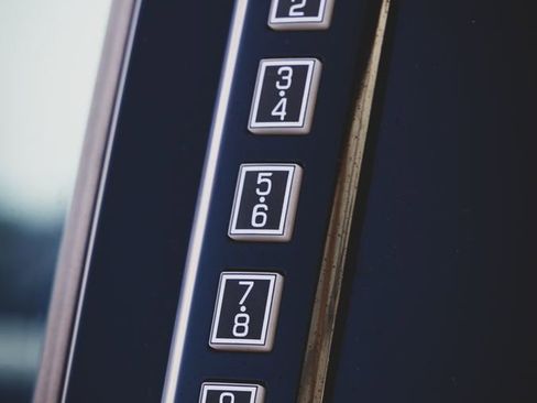 Used 2018 Ford F150 Lariat w/ Equipment Group 502A Luxury image 6