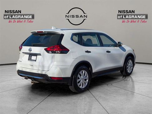 Used 2017 Nissan Rogue S image 5