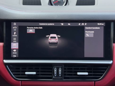 Used 2020 Porsche Cayenne Turbo image 30